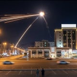 Viral! Video Langit Mekkah Diwarnai Peringatan Darurat, Drone Houthi Dicegat Pertahanan Udara Saudi