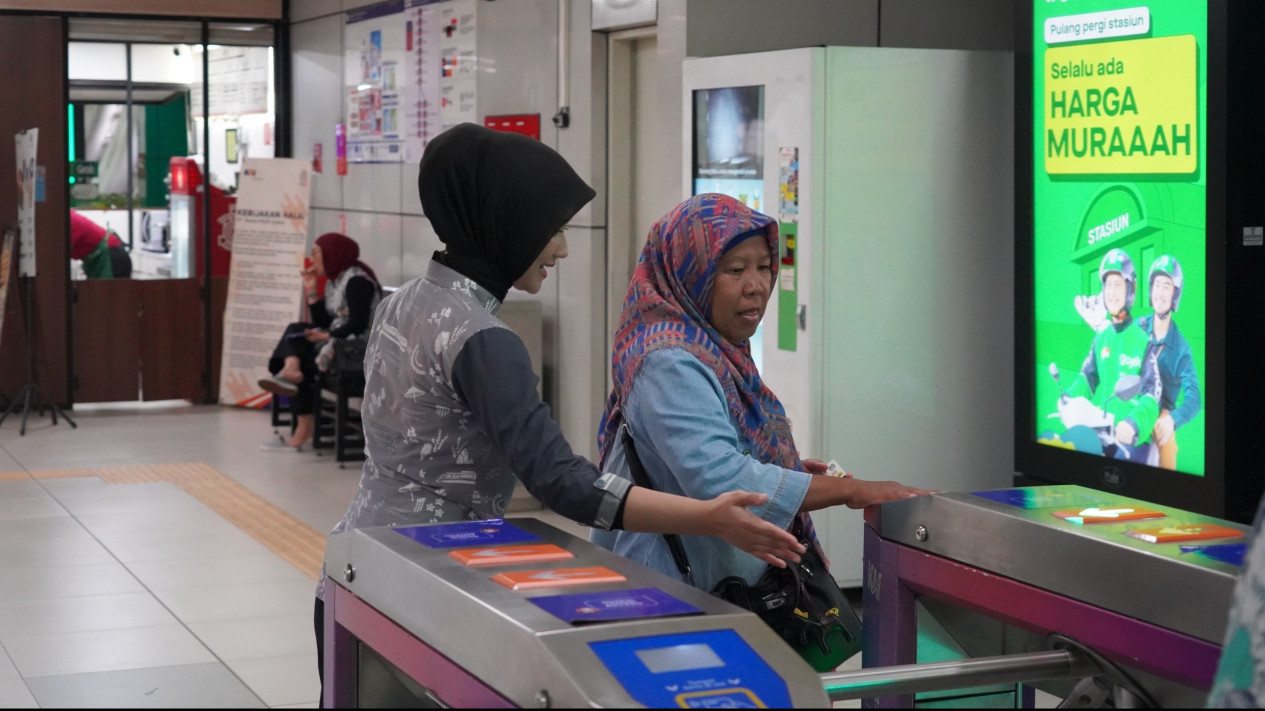 LRT Jabodebek Lakukan Uji Coba Perjalanan 05.30 WIB untuk Dukung Pengguna Whoosh Keberangkatan Pagi
            - galeri foto