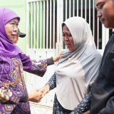 Gubernur Khofifah Takziah ke Keluarga Korban KM Virgo Transport 8, Beri Santunan dan Fasilitasi Cucu Almarhum di Sekolah Rakyat