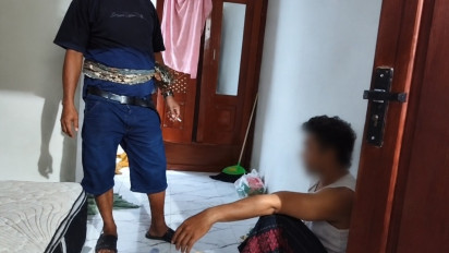Waduh! Kepala Desa di Pasuruan Digerebek Warga usai Kepergok Lagi Ngamar Berduaan dengan Istri Orang di Kos