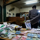 Warkop di Cengkareng Digerebek, Polisi Temukan 2.164 Obat Keras Ilegal dan Uang Rp725 Ribu