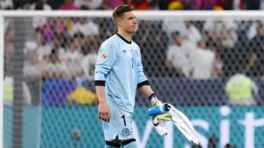 Maarten Paes Dicadangkan Lagi, Fans Belanda Caci Maki Ter Stegen Usai Ajax Ditahan Imbang Excelsior: Tidak Bisa Apa-apa!