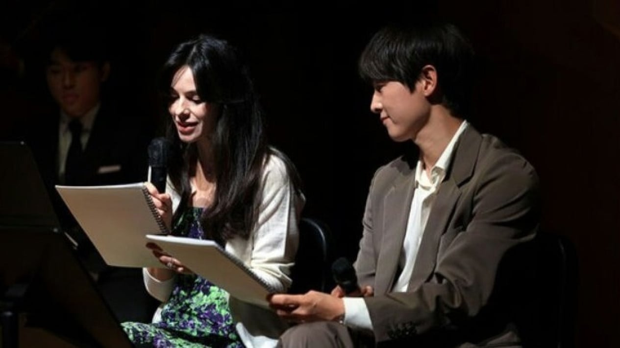 Benarkah Song Joong Ki dan Katy Louise Saunders Bercerai? Ternyata Begini Faktanya
            - galeri foto