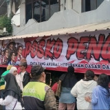Ratusan Warga Jakarta Minta Turunkan Desil