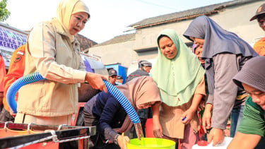 Gubernur Khofifah Perluas Penyaluran Air Bersih untuk Warga Terdampak Kekeringan hingga ke Kabupaten Ponorogo