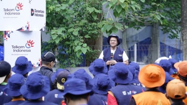 Peringati Hari Sungai dan World Cleanup Day, TelkomGroup Angkut 5,1 ton Sampah dari Kali Krukut