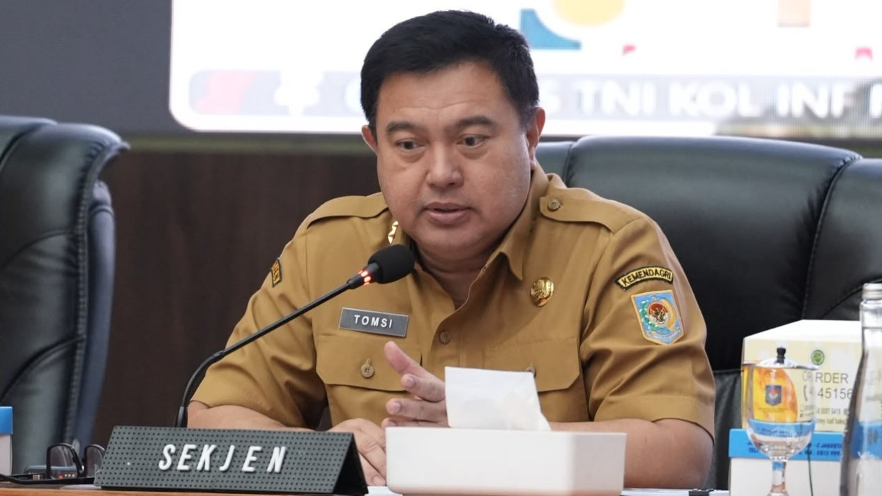 Sekjen Kemendagri Tomsi Tohir Minta Evaluasi Intervensi Harga Pangan di Daerah
            - galeri foto