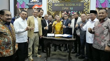 DPR dan Pemerintah Bahas 596 DIM RUU Pengaturan Reforma Agraria Dipimpin Sufmi Dasco