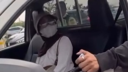 Viral! Diduga Pakai Bukti Pembayaran QRIS Palsu, Wanita yang Disebut Dokter Ditangkap Pedagang di CFD Harapan Indah