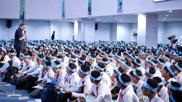 Mahasiswa Diajak Untuk Menjadi Pencipta Solusi Melalui Kewirausahaan
