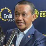 Soroti Mobil Mewah Bertangki Modifikasi di Makassar, Menteri Bahlil Tegas Minta Warga Berpunya Tak Beli BBM Subsidi