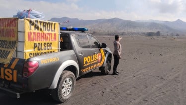 Cegah Bromo Kembali Terbakar, Polisi di Probolinggo Patroli Bawa Tandon Air 1.000 Liter