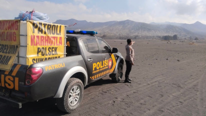 Cegah Bromo Kembali Terbakar, Polisi di Probolinggo Patroli Bawa Tandon Air 1.000 Liter
