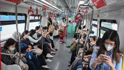 Penumpang LRT Kelapa Gading-Manggarai Sudah Tembus 64 Ribu Sejak Diresmikan, Wagub Rano: Lebih Nyaman Pakai Transportasi Umum
