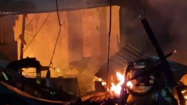 18 Rumah dan Empat Tempat Usaha Kebakaran di Kebayoran Lama, Kerugian Capai Rp1,2 Miliar