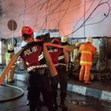 150 Jiwa Terdampak Imbas Kebakaran 18 Rumah dan Empat Tempat Usaha di Kebayoran Lama, Penyebabnya Diduga Karena Korsleting Listrik