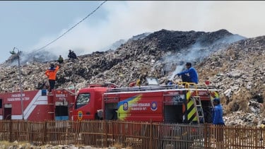 TPS Plosojenar Pati Terbakar Hebat, Api Diduga Merembet dari Pembakaran Pelepah Daun Tebu Kering
