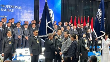 Lantik 120 Pengurus di Sultra, Ketum Peradi Profesional Tegaskan Advokat Harus Lebih Dekat dengan Masyarakat