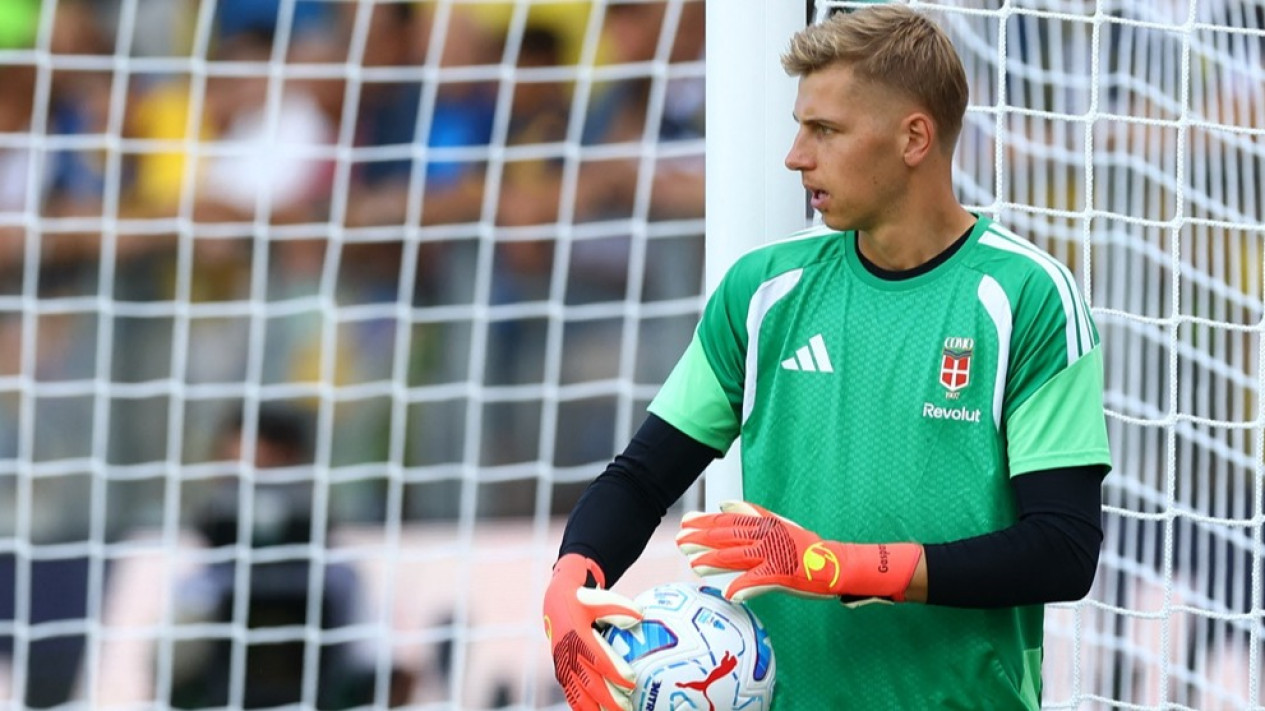 Usai Bikin Emil Audero Terdepak dari Como, Jean Butez Dapat Kejutan dari Pelatih Timnas Prancis Zinedine Zidane
            - galeri foto