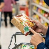 Bukan Sekadar Label, Ini Alasan Halal Mulai Jadi Penentu Kepercayaan Konsumen pada Sebuah Brand