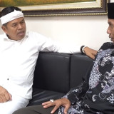Dari Tukang Pilah Sampah Kini Terpilih Jadi Kades Mekarwangi di Cikarang, Rumah Surya akan Direnovasi oleh KDM