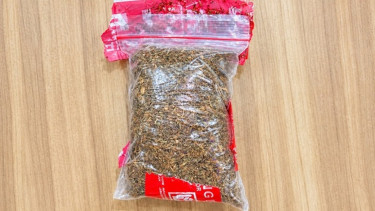 Dua Pria Ditangkap saat Hendak Transaksi Narkoba di Kebayoran Lama, Barang Bukti Tembakau Sintetis Disita