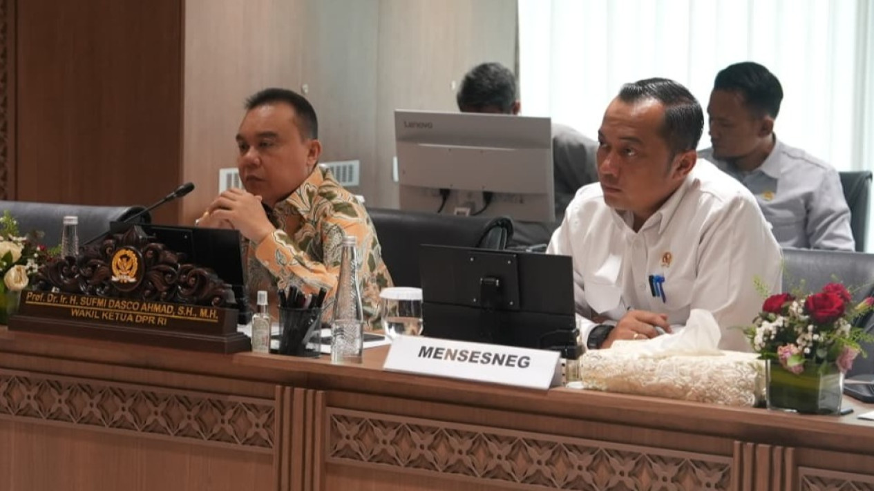 Gedung Nusantara III Parlemen: Dasco Tegaskan Bukan Menyatukan Kewenangan Tapi Menyatukan Arah Fiskal Moneter
            - galeri foto