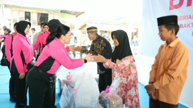 Masyarakat Pulau Borang Apresiasi Layanan Kesehatan dan Bansos Bhayangkari Peduli