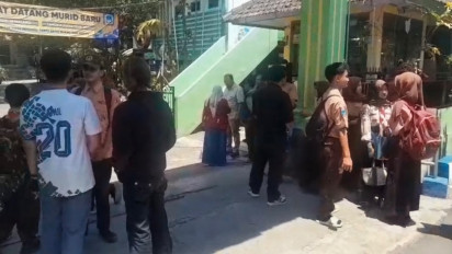 Kepsek SMPN 18 Malang Diduga Pukul Siswa karena Tak Kenakan Seragam Lurik