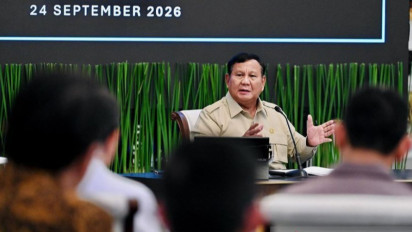 Prabowo Sebut Personel Darat Jauh Lebih Efektif Padamkan Karhutla Dibanding Helikopter