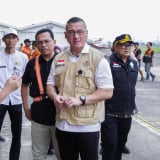 Modifikasi Hujan, Legislator Jakarta Kenneth Turun Langsung Tebar 1 Ton Garam