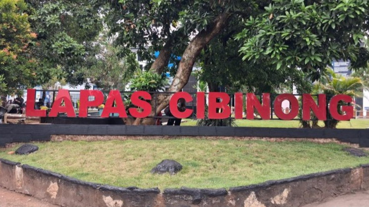 Bantah Dapat Fasilitas Rumah Hunian, Pengacara Sebut Ferdy Sambo Huni Sel Blok A Lapas Cibinong
            - galeri foto