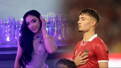 Pakai Jersey Jenner saat Nonton Timnas Indonesia, Baila No Na dan Ivar Jenner Go Public?