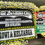Karangan Bunga dari Jokowi Hiasi Rumah Duka Guruh Soekarnoputra