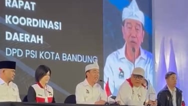 Jokowi Pamer KTA PSI di Bandung, Tegaskan Sudah Resmi Jadi Anggota PSI sejak Oktober 2025: Angka Tujuhnya Banyak Sekali