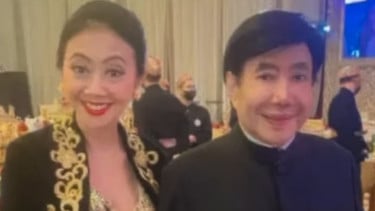 Sambil Berlinang Air Mata, Asri Welas Kenang Sosok Guruh Soekarnoputra