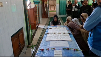 Jenazah Taruno Hidayat Korban KM Virgo Tiba di Rumah Duka Madiun, Adiknya Masih Dicari