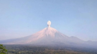 Gunung Semeru Erupsi, Tinggi Letusan Capai 1.300 Meter