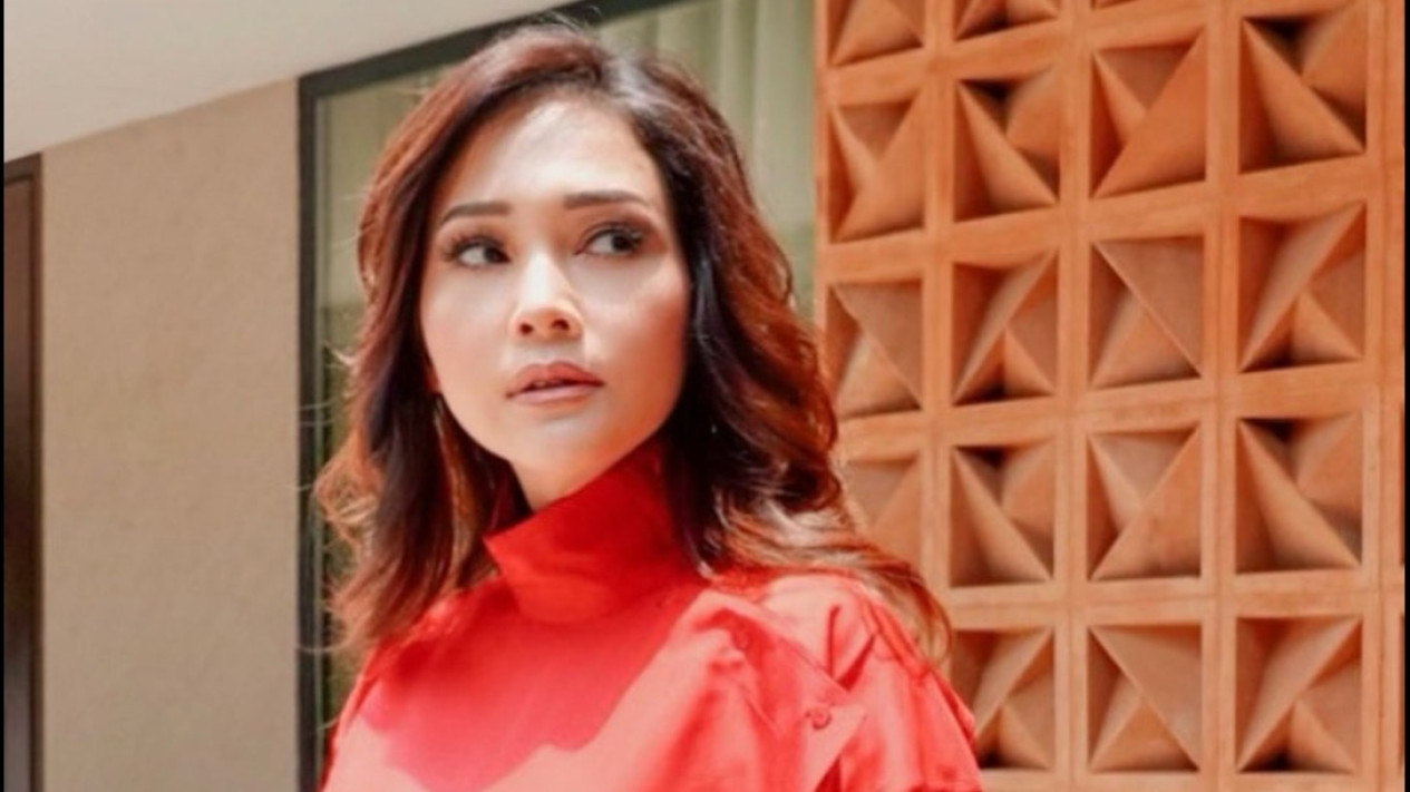 Tiba-tiba Maia Estianty Singgung Soal Azab Pada Orang yang Menghalalkan Segala Cara, Ada apa?
            - galeri foto