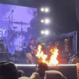 Detik-detik Panggung Juicy Luicy Terbakar di Highland Fest Bukittinggi, Uan Ikut Siram Api dengan Air Botol