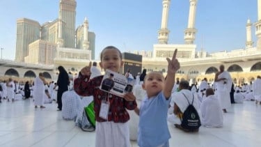 Cerita Kakak Beradik "Duo Presisi" Asal Bogor Berangkat Umrah Gratis dari Kapolri