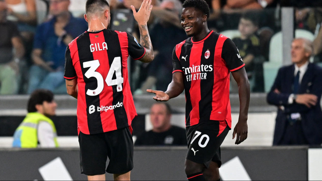 Bersinar di AC Milan, Alphadjo Cisse Tampil Menggila dan Cetak Hat-trick untuk Italia
            - galeri foto