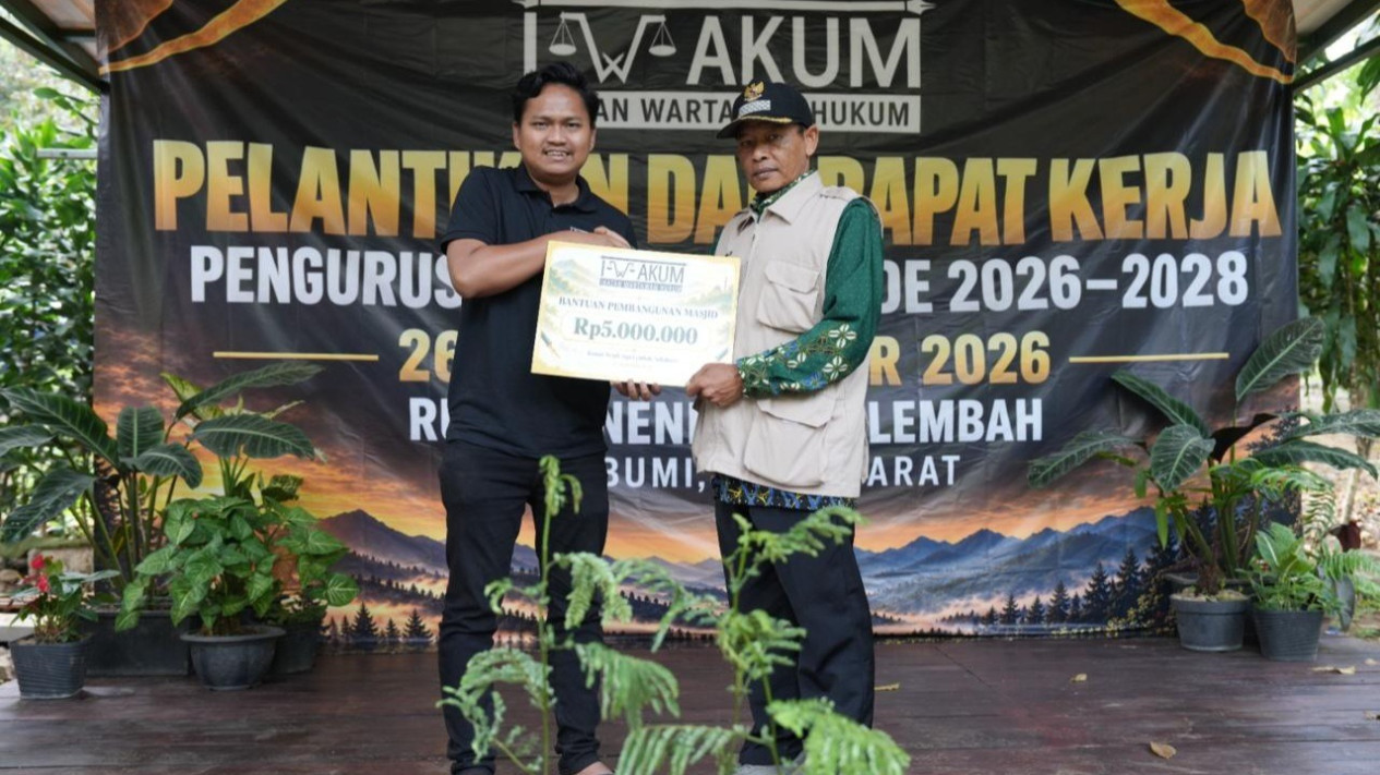Dukung Kelestarian Alam, Iwakum Tanam 30 Bibit Pohon di Sukabumi
            - galeri foto