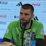 Thom Haye Dikartu Merah, Maarten Paes Sebut Suporter Bantu Timnas Indonesia Amankan Clean Sheet Hadapi Malaysia