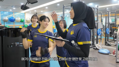 Megawati Hangestri 'Cosplay' Pelatih Fisik Hillstate, Lee Min-young Sampai Kewalahan