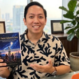 Buku Ini Hadirkan Memoar Anak Buruh Tani Versi Inggris