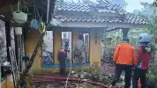 Anak Perempuan di Cianjur Bakar Rumah Ayahnya, Rumah Tetangga Ikut Hangus Terbakar