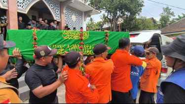Jenazah Tihwin Nuryanto, Korban KM Virgo Transport 8, Dimakamkan Bersebelahan dengan Makam Kakaknya di Madiun