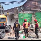 Buntut Pembongkaran Enam Rumah, Warga Tuntut Keadilan dan Kompensasi Ganti Rugi