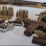 Warga Serahkan 32 Senpi dan 358 Amunisi Peninggalan Konflik ke Polisi